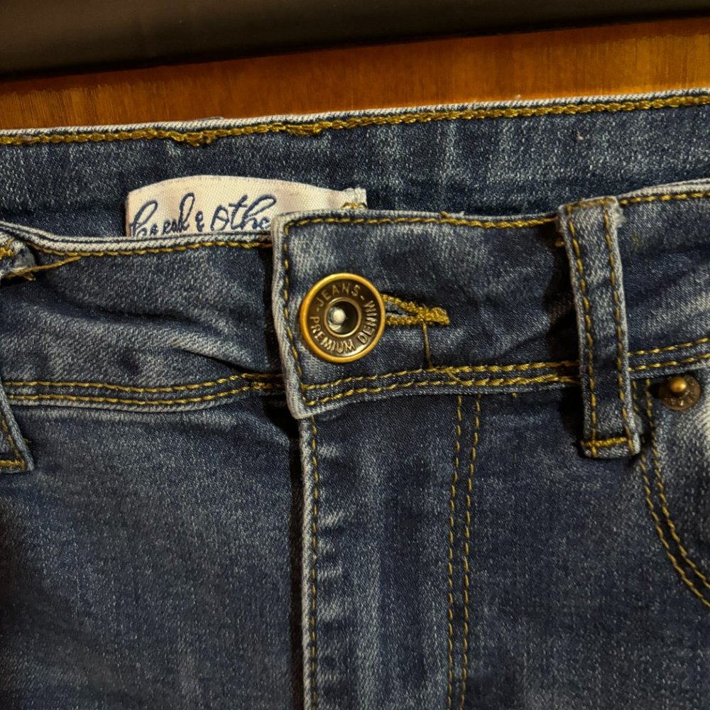 Thread & Others Distressed‎ Jeans Size 7/8 - Picture 4 of 16
